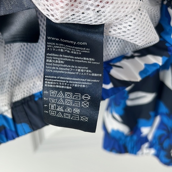 Tommy Hilfiger Wind Breaker Jacket 🧥 - Picture 4 of 5